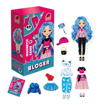 Układanka magnetyczna Bloger. Wydawca: Roter Kafer. SmakLiter.pl Opakowanie Układanka magnetyczna Bloger