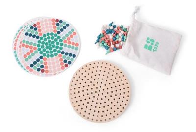 Układanka mozaika z drewnianymi grzybkami. Wydawca: BS Toys. SmakLiter.pl Opakowanie Układanka mozaika z drewnianymi grzybkami