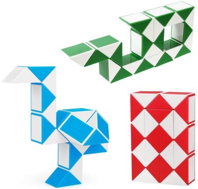 Układanka wąż 48el MIX. Wydawca: Trifox. SmakLiter.pl Opakowanie Układanka wąż 48el MIX