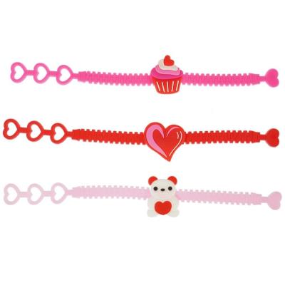 Walentynkowa bransoletka MIX. Wydawca: ARPEX. SmakLiter.pl Opakowanie Walentynkowa bransoletka MIX