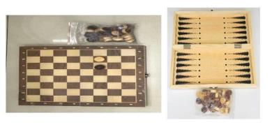 Warcaby drewniane. Wydawca: W&K. SmakLiter.pl Opakowanie Warcaby drewniane