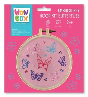Opakowanie Wow Box. Zestaw do haftowania Motylki