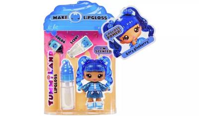 Opakowanie Yummiland Lipgloss Doll- Rory Blueberry