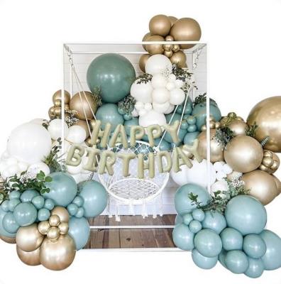 Zestaw balonów Happy Birthday girlanda 124el. Wydawca: GoParty. SmakLiter.pl Opakowanie Zestaw balonów Happy Birthday girlanda 124el