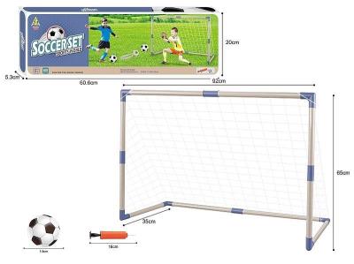 Zestaw do gry w piłkę nożną. Wydawca: ADAR. SmakLiter.pl Opakowanie Zestaw do gry w piłkę nożną