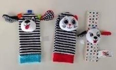 Opakowanie Zestaw skarpetki i grzechotka na rączkę