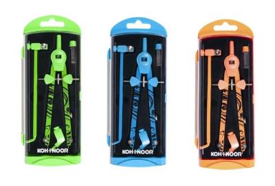 Zestaw z cyrklem 4 elementy. Wydawca: Koh-I-Noor. SmakLiter.pl Opakowanie Zestaw z cyrklem 4 elementy