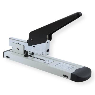 Zszywacz ZS-08 do 120 kartek. Wydawca: PENWORD. SmakLiter.pl Opakowanie Zszywacz ZS-08 do 120 kartek