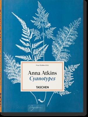 Okładka książki Anna Atkins. Cyanotypes