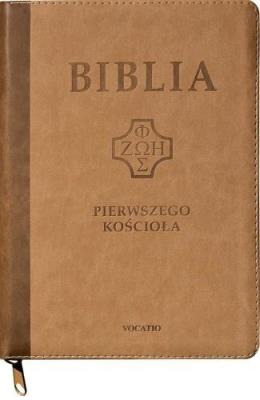 Biblia pierwszego Kościoła z paginat. suwak brąz. Autor:   Praca zbiorowa. SmakLiter.pl Okładka książki Biblia pierwszego Kościoła z paginat. suwak brąz
