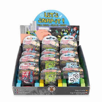 Bransoletka i deskorolka Speed 3w1 1szt.mix. Wydawca: TRENDHAUS. SmakLiter.pl Opakowanie Bransoletka i deskorolka Speed 3w1 1szt.mix