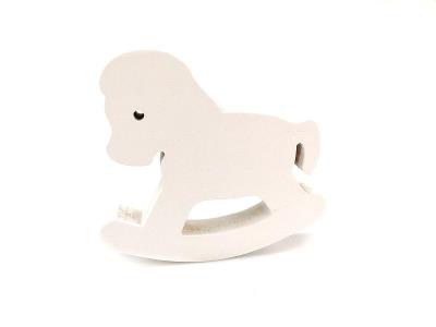 Dekoracja drewniana biały koń na biegunach. Wydawca: ADAR. SmakLiter.pl Opakowanie Dekoracja drewniana biały koń na biegunach