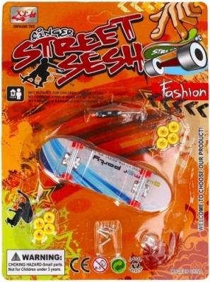 Deskorolka do skręcania. Wydawca: Mega Creative. SmakLiter.pl Opakowanie Deskorolka do skręcania