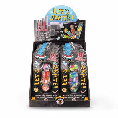 Deskorolka Speed led na palec 1szt.mix. Wydawca: TRENDHAUS. SmakLiter.pl Opakowanie Deskorolka Speed led na palec 1szt.mix