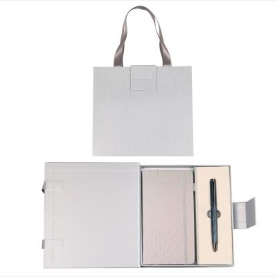 Długopis + notes Tytan premium granat. Wydawca: CRESCO. SmakLiter.pl Opakowanie Długopis + notes Tytan premium granat