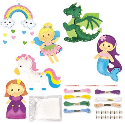 Filcowe wyszywanki baśnie. Wydawca: Askato. SmakLiter.pl Opakowanie Filcowe wyszywanki baśnie