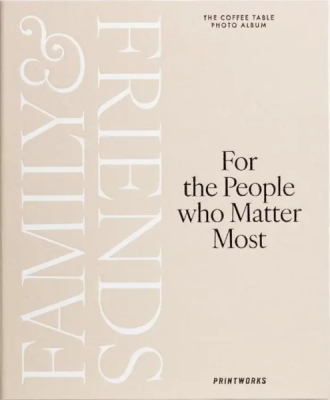Fotoalbum - Family and Friends beżowy. Wydawca: Printworks. SmakLiter.pl Opakowanie Fotoalbum - Family and Friends beżowy