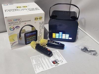 Głośnik kwadratowy ze światłem 2 mikrofony. Wydawca: ADAR. SmakLiter.pl Opakowanie Głośnik kwadratowy ze światłem 2 mikrofony