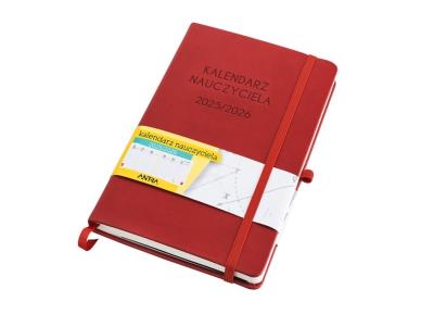 Kal Naucz 2025/2026 A5 TDW czerwony. Autor: -. SmakLiter.pl Okładka książki Kal Naucz 2025/2026 A5 TDW czerwony