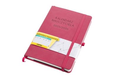 Kal Naucz 2025/2026 A5 TDW różowy. Autor: -. SmakLiter.pl Okładka książki Kal Naucz 2025/2026 A5 TDW różowy