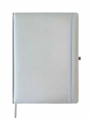 Opakowanie Kalendarz 2026 A4 Metalic elegance dzienny V4 srebrny K-ADL