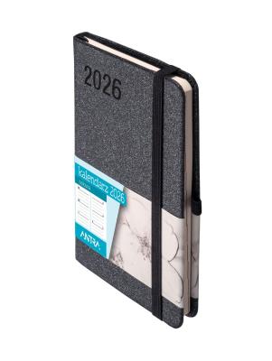 Kalendarz 2026 Sakura A6 TDW czarny. Autor: -. SmakLiter.pl Okładka książki Kalendarz 2026 Sakura A6 TDW czarny