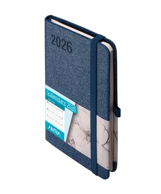 Kalendarz 2026 Sakura A6 TDW granat. Autor: -. SmakLiter.pl Okładka książki Kalendarz 2026 Sakura A6 TDW granat