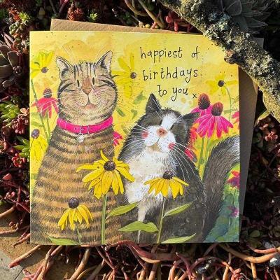 Karnet Urodziny 2 koty w kwiatach. Wydawca: Alex Clark. SmakLiter.pl Opakowanie Karnet Urodziny 2 koty w kwiatach