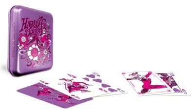 Karty Quinn w puszce CARTAMUNDI. Wydawca: Cartamundi. SmakLiter.pl Opakowanie Karty Quinn w puszce CARTAMUNDI