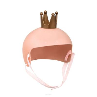 Kask rowerowy dla lalki. Wydawca: MICKI. SmakLiter.pl Opakowanie Kask rowerowy dla lalki