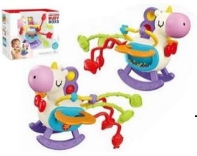 Konik zabawka dla najmłodszych 22x19,1x10,8cm. Wydawca: Madej. SmakLiter.pl Opakowanie Konik zabawka dla najmłodszych 22x19,1x10,8cm