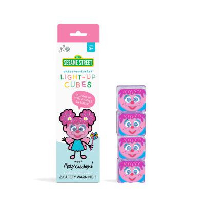 Opakowanie Kostki sensoryczne świecące w wodzie zmieniające kolor Abby Ulica Sezamkowa