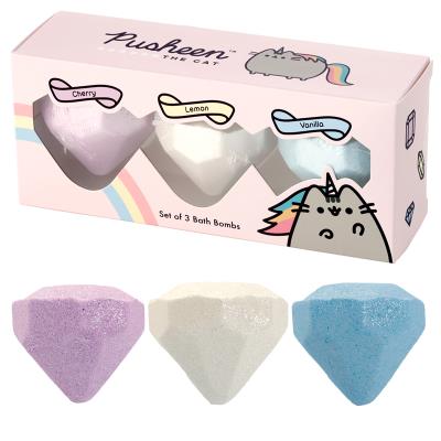 Kule do kąpieli Pusheen Owocowe zapachy 3szt.BATH65. Wydawca: PUCKATOR EUROPEAN DISTRIBUTION CENTRE. SmakLiter.pl Opakowanie Kule do kąpieli Pusheen Owocowe zapachy 3szt.BATH65