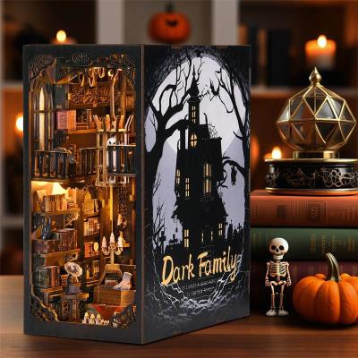 Opakowanie Miniaturowy domek Book Nook Dracula family