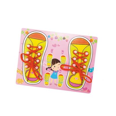 Nawlekanka puzzlowa buty. Wydawca: Bączek. SmakLiter.pl Opakowanie Nawlekanka puzzlowa buty