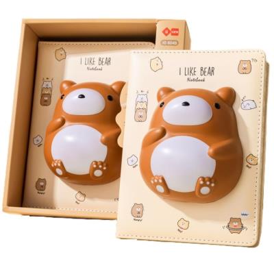 Notatnik Miś miękka okładka 128 stron. Wydawca: Squishy. SmakLiter.pl Opakowanie Notatnik Miś miękka okładka 128 stron