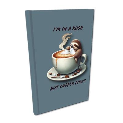 Notes A5 kratka Soft Touch Leniwiec Kawa. Wydawca: EV-Corp. SmakLiter.pl Opakowanie Notes A5 kratka Soft Touch Leniwiec Kawa