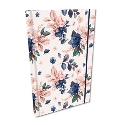 Notes A5 kratka z gumką Soft Touch Niebieskie Róże. Wydawca: EV-Corp. SmakLiter.pl Opakowanie Notes A5 kratka z gumką Soft Touch Niebieskie Róże