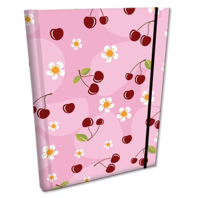 Notes B6 kratka z gumką Soft Touch Wisienki W Różu. Wydawca: EV-Corp. SmakLiter.pl Opakowanie Notes B6 kratka z gumką Soft Touch Wisienki W Różu