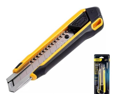 Nóż 18mm żółty DELI. Wydawca: DELI. SmakLiter.pl Opakowanie Nóż 18mm żółty DELI