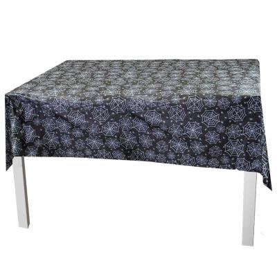 Obrus z nadrukiem pajęczyny. Wydawca: ARPEX. SmakLiter.pl Opakowanie Obrus z nadrukiem pajęczyny