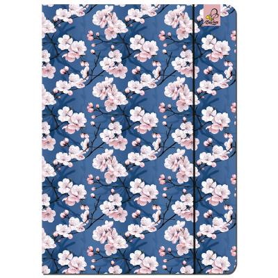 Paczka Teczka A4 z gumką Kwiat wiśni  5 sztuk. Wydawca: EV-Corp. SmakLiter.pl Opakowanie Paczka Teczka A4 z gumką Kwiat wiśni  5 sztuk