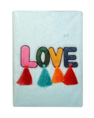 Pamiętnik pluszowy z napisem. Wydawca: SWEDE. SmakLiter.pl Opakowanie Pamiętnik pluszowy z napisem