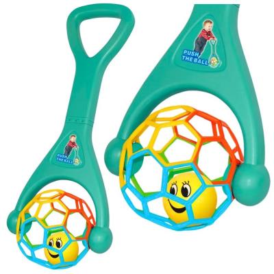 Opakowanie Pchacz z elastyczną piłką grzechotką