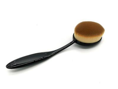 Pędzel szczoteczka do makijażu. Wydawca: ADAR. SmakLiter.pl Opakowanie Pędzel szczoteczka do makijażu