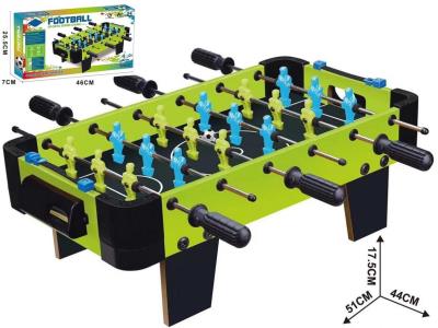 Piłkarzyki drewno krótkie nóżki 51x44x17,5cm. Wydawca: Madej. SmakLiter.pl Opakowanie Piłkarzyki drewno krótkie nóżki 51x44x17,5cm