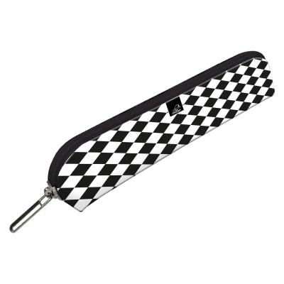 Piórnik mini Krata Black & White. Wydawca: EV-Corp. SmakLiter.pl Opakowanie Piórnik mini Krata Black & White