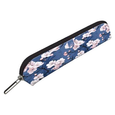 Piórnik mini Kwiaty Wiśni. Wydawca: EV-Corp. SmakLiter.pl Opakowanie Piórnik mini Kwiaty Wiśni