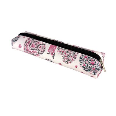 Piórnik szkolny młodzieżowy student jamnik Serca. Wydawca: EV-Corp. SmakLiter.pl Opakowanie Piórnik szkolny młodzieżowy student jamnik Serca