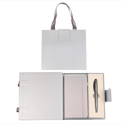 Pióro wieczne + notes Symphony premium grafit. Wydawca: CRESCO. SmakLiter.pl Opakowanie Pióro wieczne + notes Symphony premium grafit